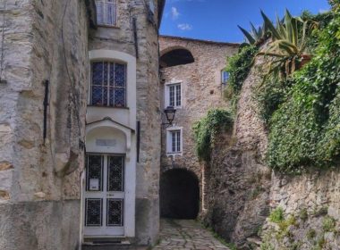 Castelvecchio di Rocca Barbena